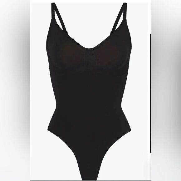 SKIMS NWT Seamless Sculpt Thong Bodysuit size M in the color Onyx - Picture 4 of 5